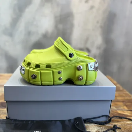 バレンシアガ スリッパ