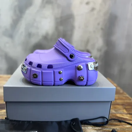 バレンシアガ スリッパ