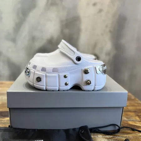 バレンシアガ スリッパ