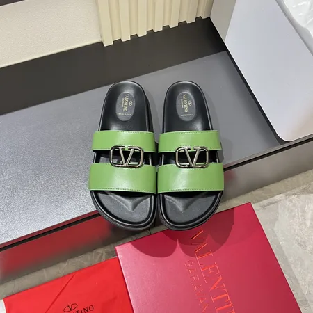 ヴァレンティノ スリッパ