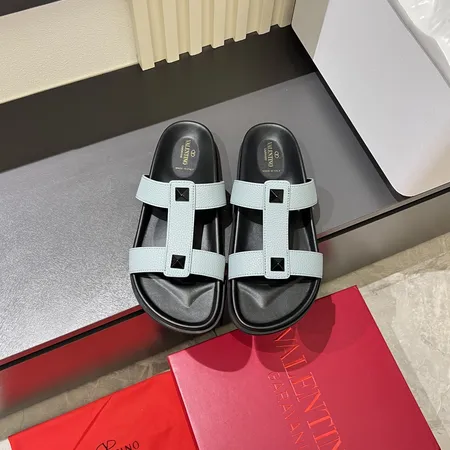 ヴァレンティノ スリッパ