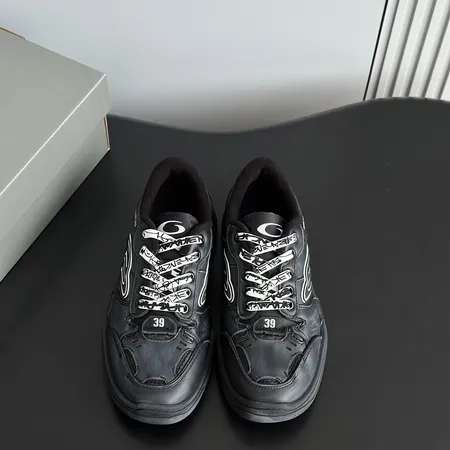 バレンシアガ カジュアルシューズ