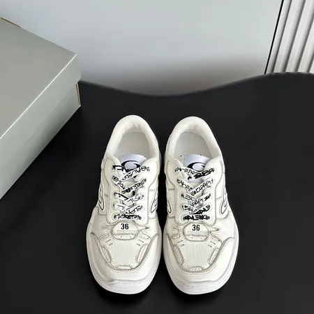 バレンシアガ カジュアルシューズ