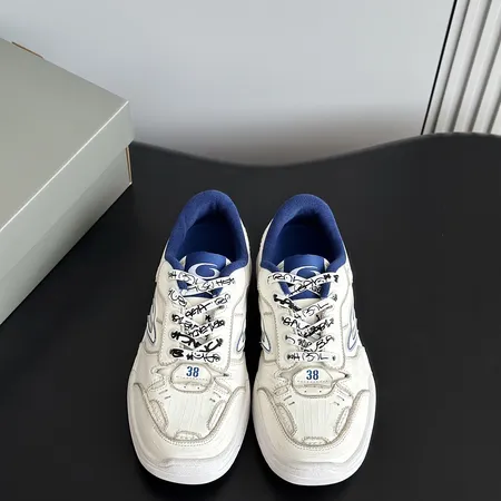 バレンシアガ カジュアルシューズ