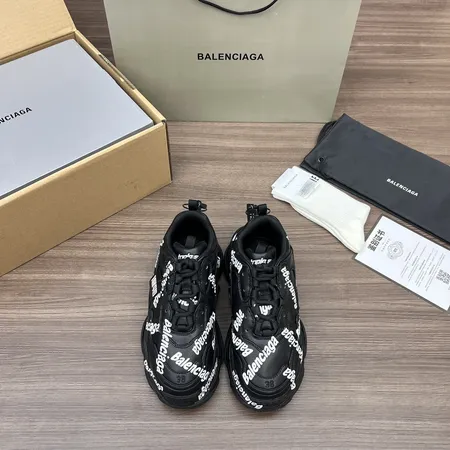 バレンシアガ スニーカー