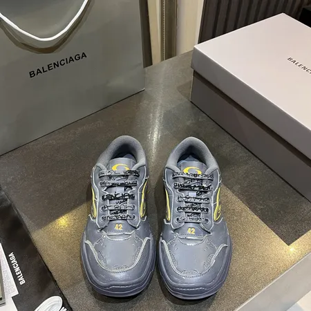 バレンシアガ カジュアルシューズ