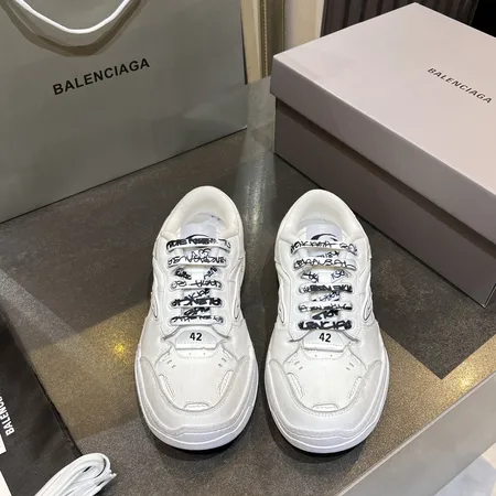 バレンシアガ カジュアルシューズ