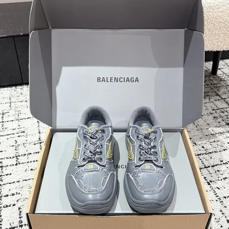 バレンシアガ カジュアルシューズ