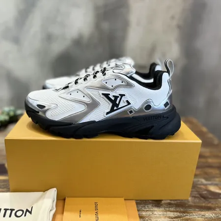 ルイヴィトン スニーカー