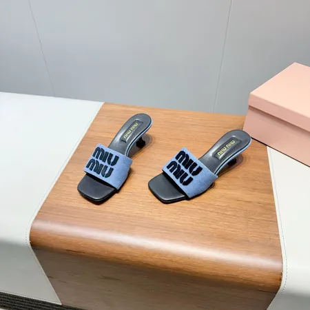 ミュウミュウ サンダル