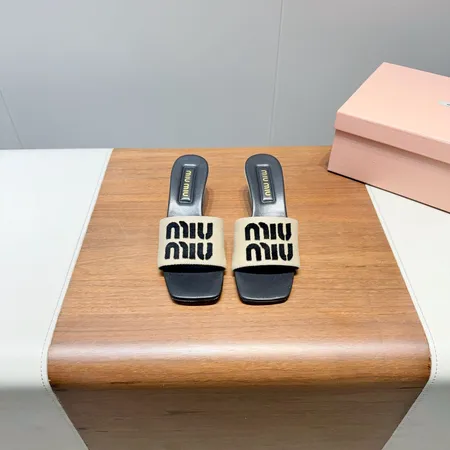 ミュウミュウ サンダル