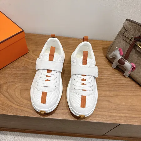 エルメス スニーカー