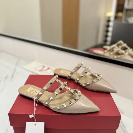 ヴァレンティノ スリッパ