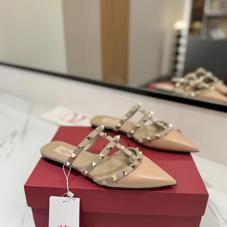 ヴァレンティノ スリッパ