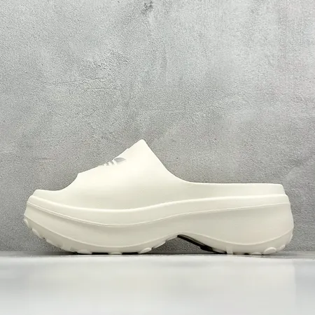 アディダス スリッパ