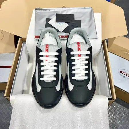 プラダ スニーカー