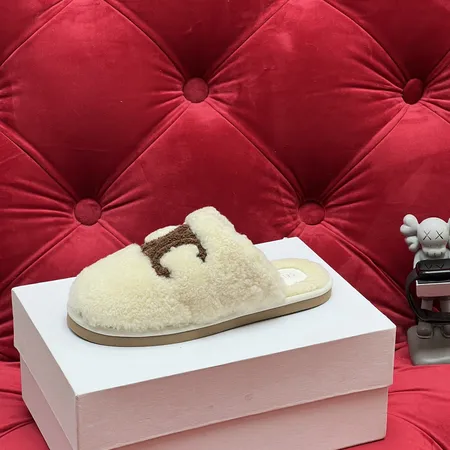 セリーヌ スリッパ