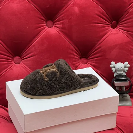 セリーヌ スリッパ