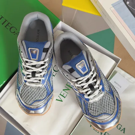 ボッテガ ヴェネタ カジュアルシューズ