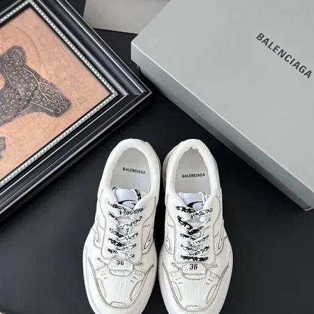 バレンシアガ カジュアルシューズ