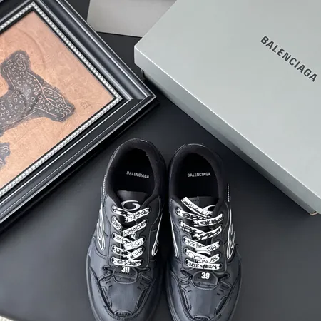 バレンシアガ カジュアルシューズ