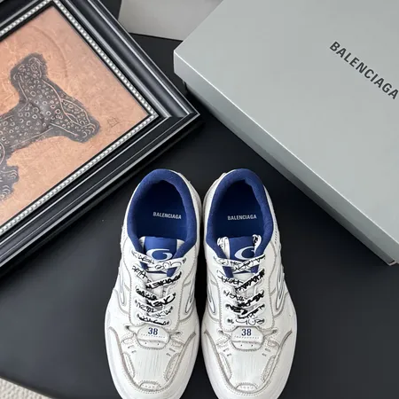 バレンシアガ カジュアルシューズ