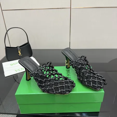 ボッテガ ヴェネタ サンダル