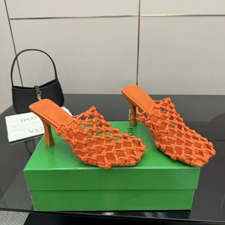 ボッテガ ヴェネタ サンダル