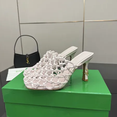 ボッテガ ヴェネタ サンダル