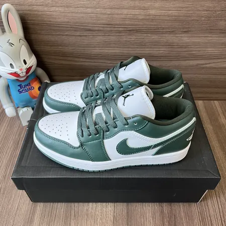 ナイキ カジュアルシューズ