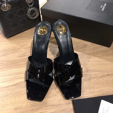 イブサンローラン サンダル