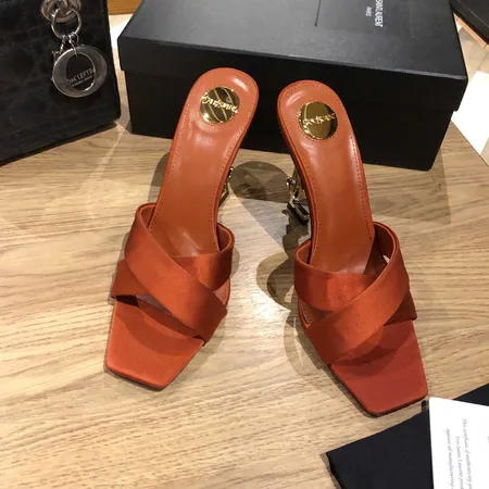 イブサンローラン サンダル