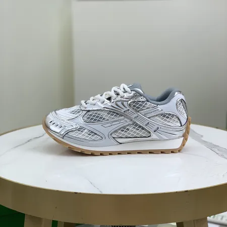 ボッテガ ヴェネタ スニーカー