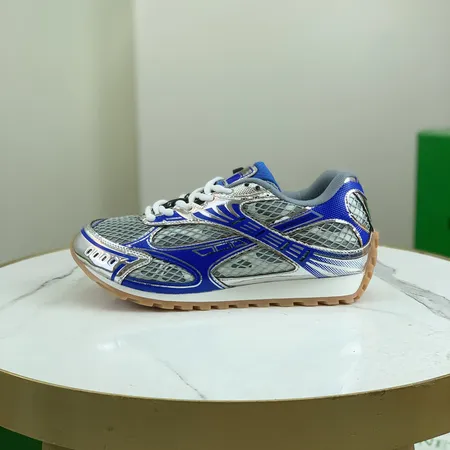 ボッテガ ヴェネタ スニーカー