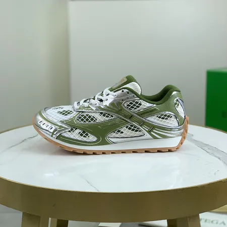 ボッテガ ヴェネタ スニーカー