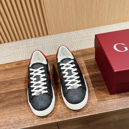 グッチ カジュアルシューズ