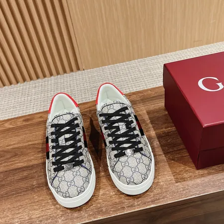グッチ カジュアルシューズ