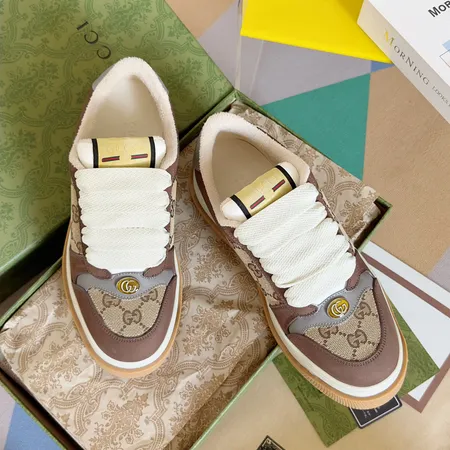 グッチ カジュアルシューズ