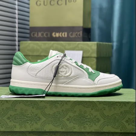 グッチ カジュアルシューズ