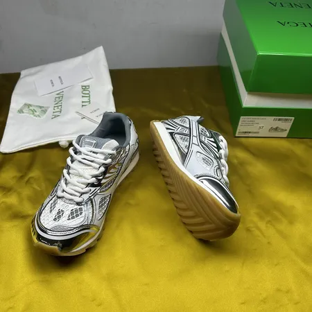 ボッテガ ヴェネタ スニーカー