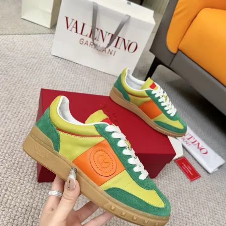 ヴァレンティノ カジュアルシューズ