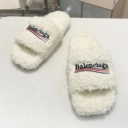 バレンシアガ スリッパ