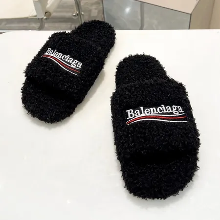 バレンシアガ スリッパ