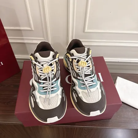 グッチ スニーカー