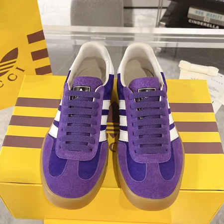 グッチ カジュアルシューズ