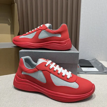 プラダ スニーカー