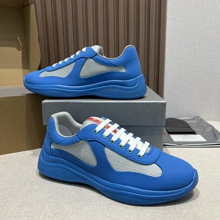 プラダ スニーカー