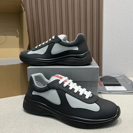 プラダ スニーカー