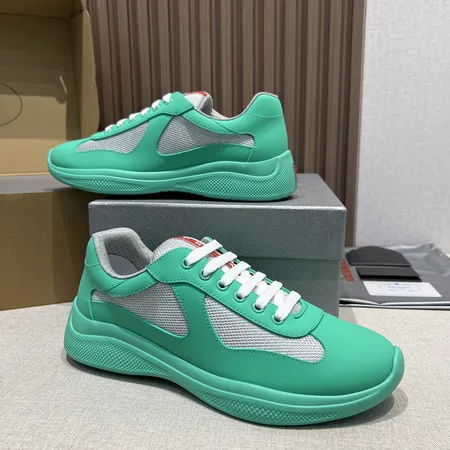 プラダ スニーカー