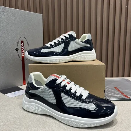 プラダ スニーカー